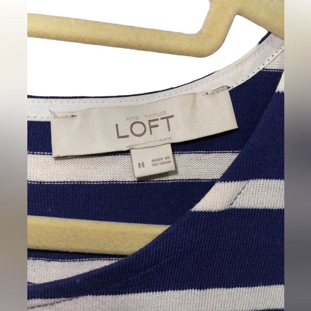 Loft - Sleeveless knit blouse with back bow - Size M - Picture 2 of 4